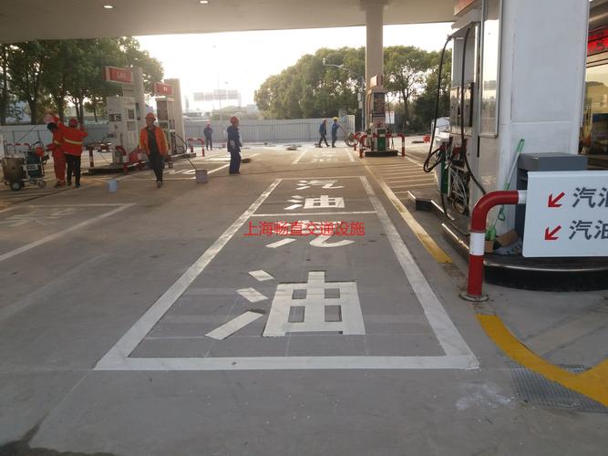 道路劃線標識與停車場劃線 上海道路標識劃線施工的專業(yè)之道